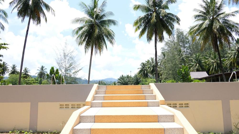 Khao Lak Golden Coconut 호텔 외부 사진